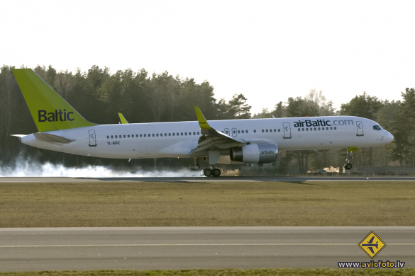 Boeing 757-256