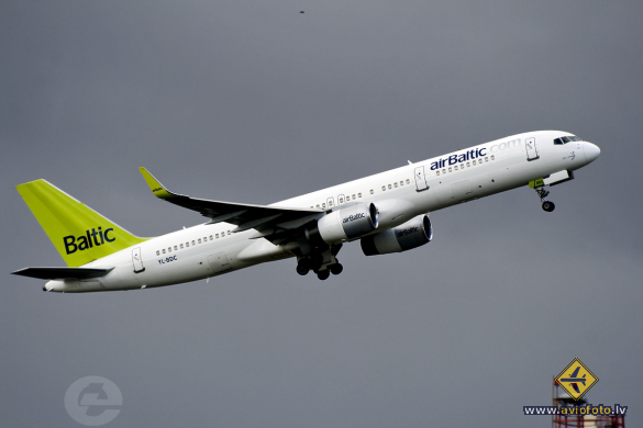 Boeing 757-256