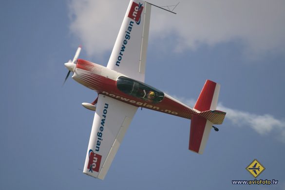 Extra EA-300L