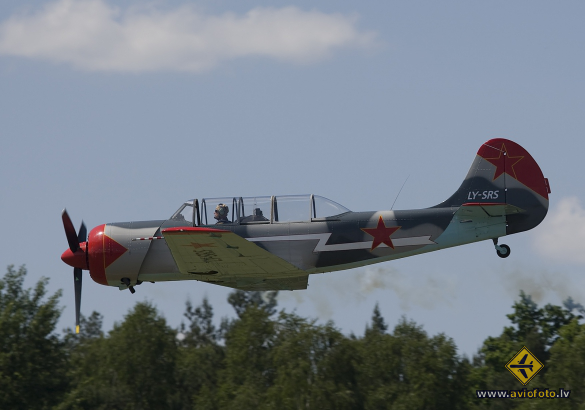 Yakovlev Yak-52TD