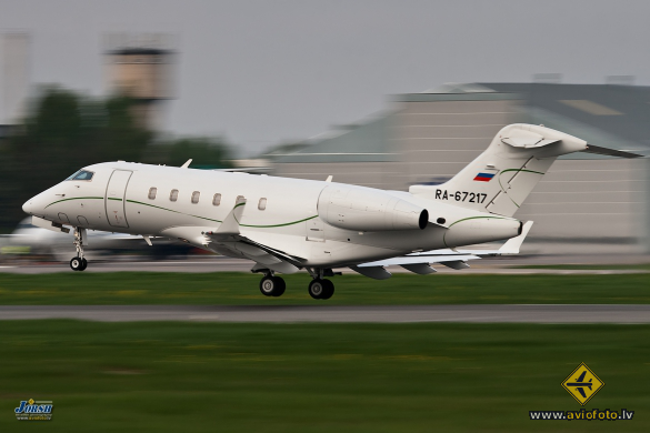 Bombardier Challenger 300 (BD-100-1A10)