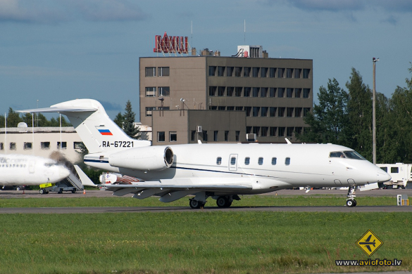 Bombardier Challenger 300 (BD-100-1A10)