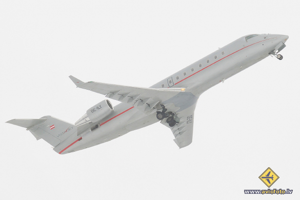Bombardier CRJ-200LR (CL-600-2B19)