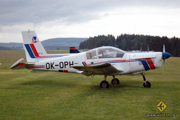 Zlin Z-142
