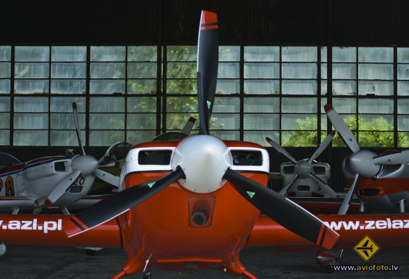 Extra EA-330LC