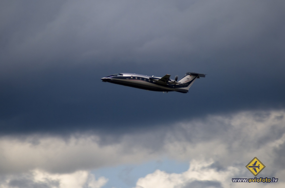Piaggio P-180 Avanti