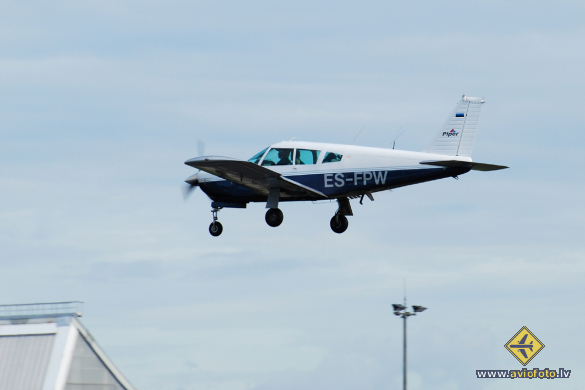 Piper PA-28R-200 Cherokee Arrow