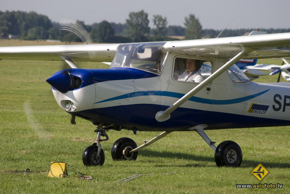 Reims F152