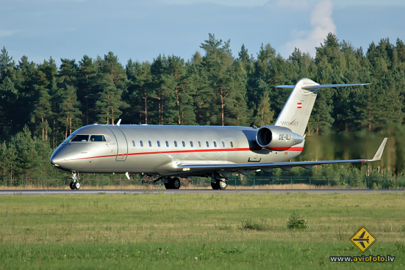 Bombardier Challenger 850 (CRJ-200SE/CL-600-2B19)
