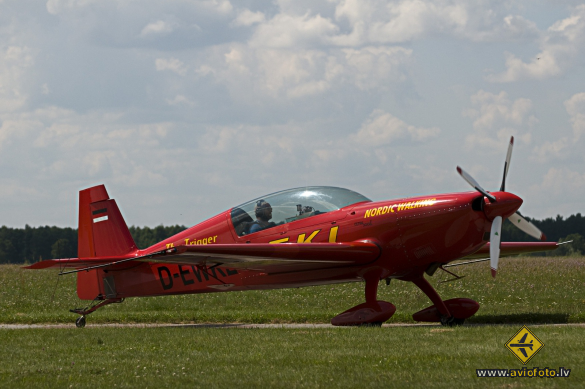 Extra EA-300L