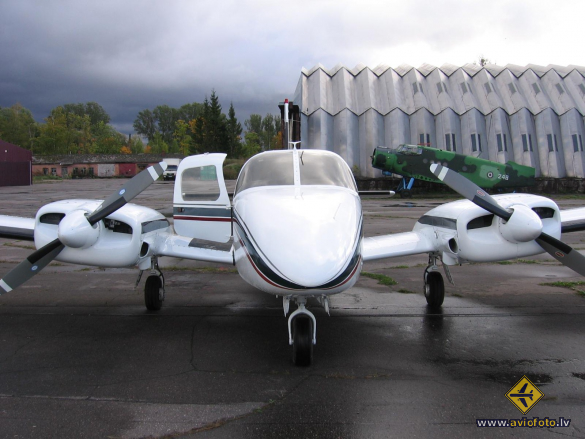 Piper PA-34-200 Seneca
