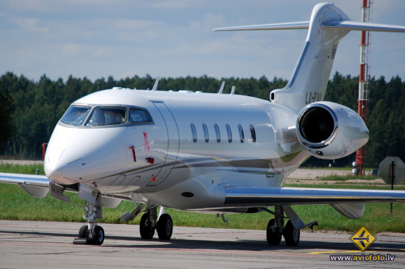 Bombardier Challenger 300 (BD-100-1A10)