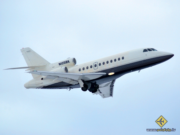 Dassault Falcon 900