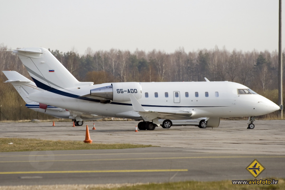 Bombardier Challenger 605 (CL-600-2B16)
