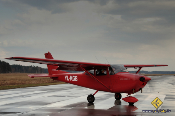 Reims F172F