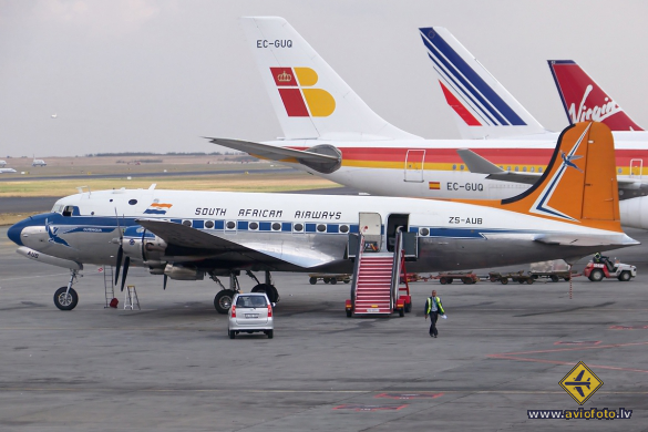 Douglas DC-4-1009