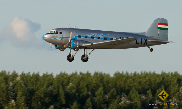 Lisunov Li-2T