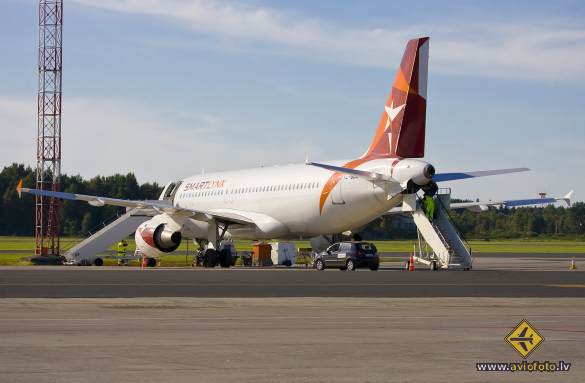 Airbus A320-211