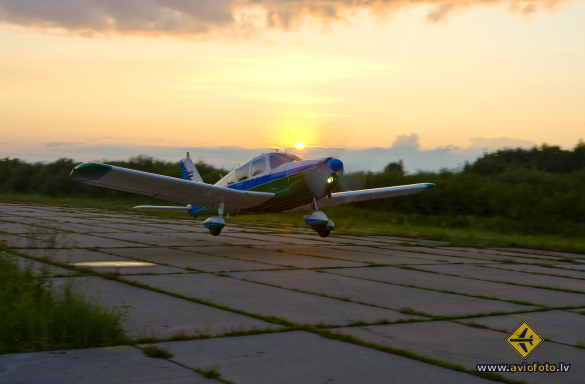Piper PA-28-235