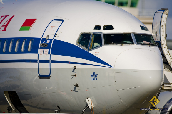 Boeing 737-505