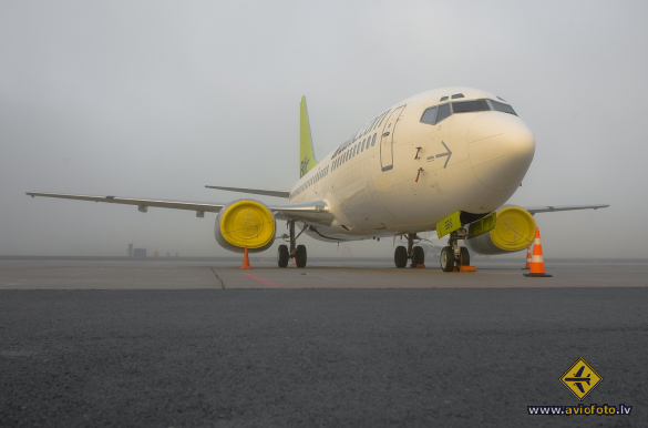 Boeing 737-31S