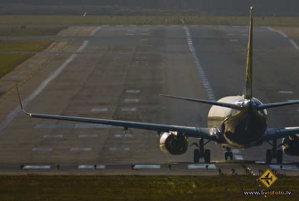 Boeing 737-8AS