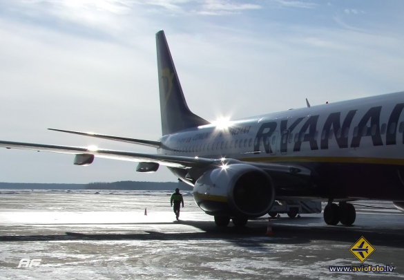 Boeing 737-8AS