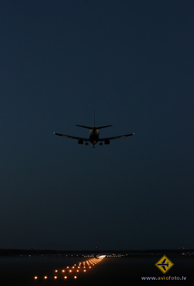Boeing 737-500