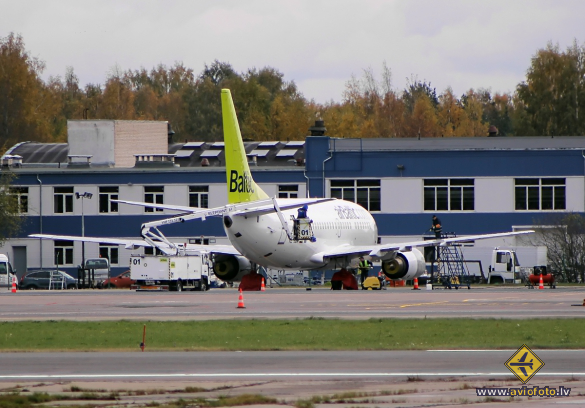 Boeing 737-522