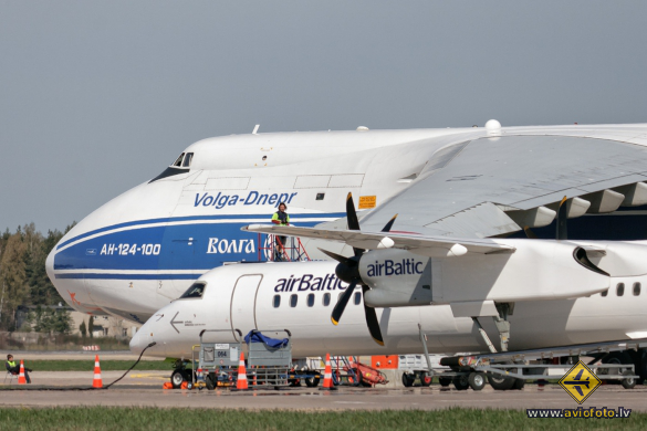 Antonov An-124-100 Ruslan