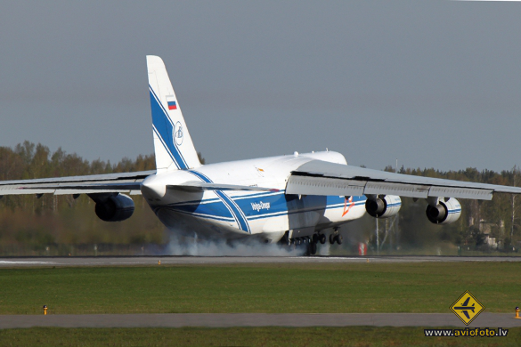 Antonov An-124-100 Ruslan