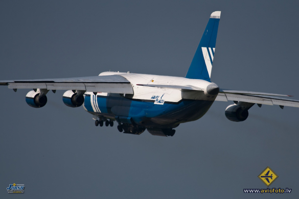 Antonov An-124-100 Ruslan