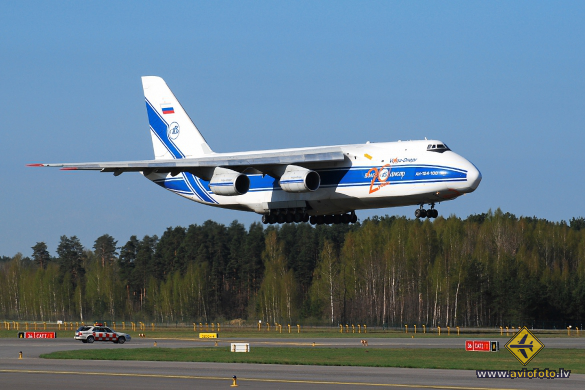Antonov An-124-100 Ruslan