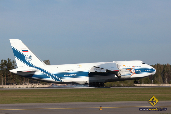 Antonov An-124-100 Ruslan
