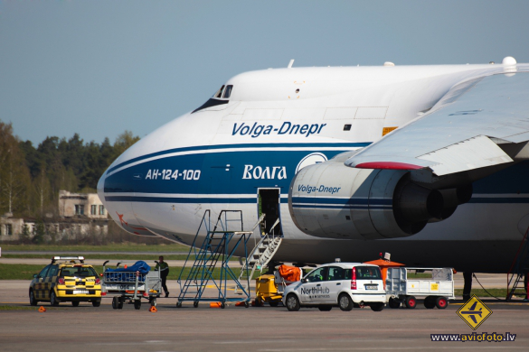 Antonov An-124-100 Ruslan
