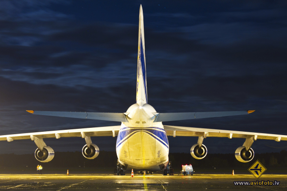 Antonov An-124-100 Ruslan