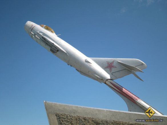 Mikoyan-Gurevich MiG-17