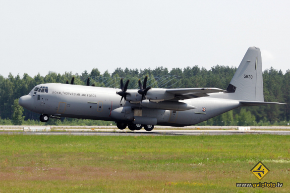 Lockheed Martin C-130J-30 Hercules (L-382)