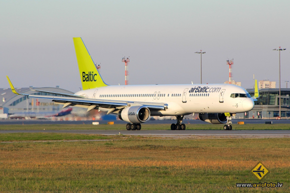 Boeing 757-256