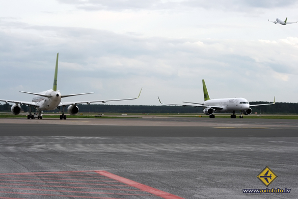 Boeing 757-256