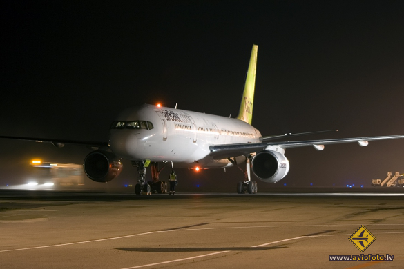 Boeing 757-256