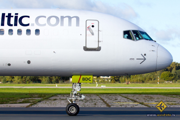 Boeing 757-256