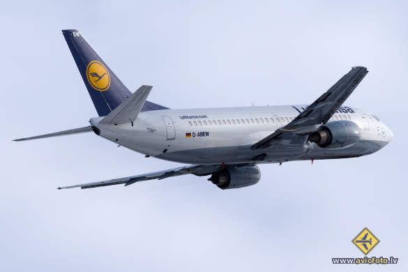 Boeing 737-330