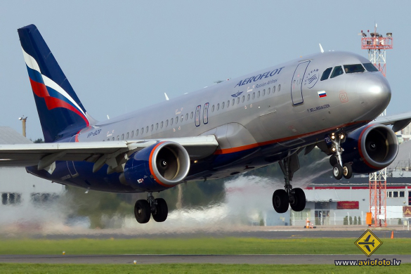 Airbus A320-214