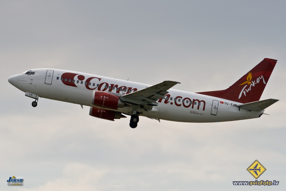 Boeing 737-3Q8