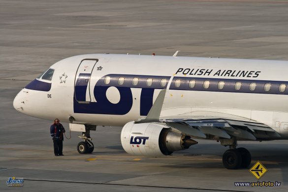 Embraer 170STD (ERJ-170-100STD)