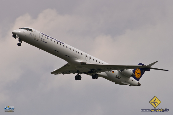 Bombardier CRJ-900LR (CL-600-2D24)