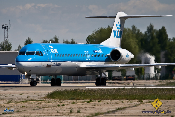 Fokker 100 (F-28-0100)