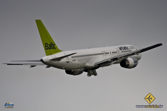 Boeing 757-256