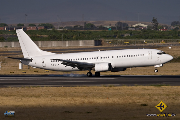 Boeing 737-4S3